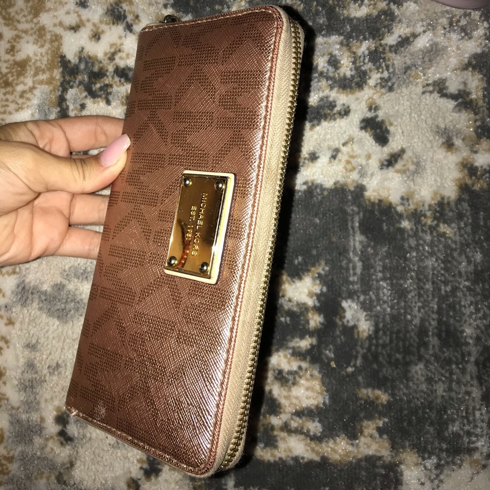 Rose Gold Michael Kors Wallet